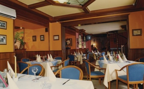 restaurant early 2000.jpg
